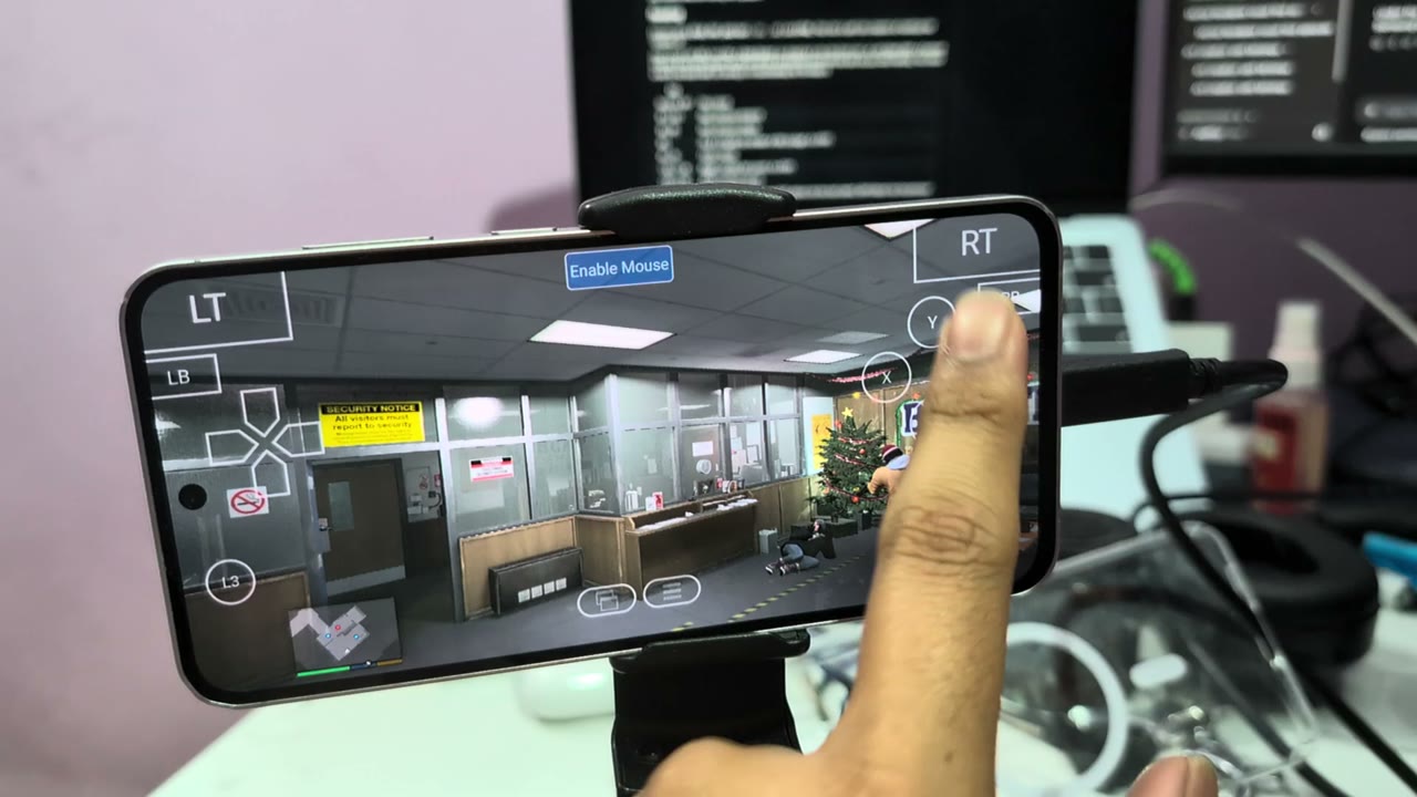 GTA V running full-screen on a Galaxy S24 FE through GameNative